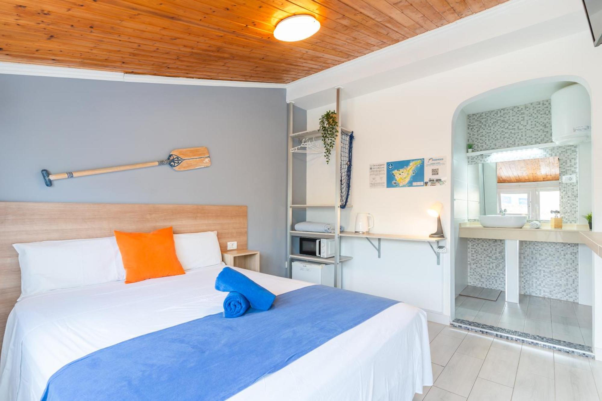 Hostel Neon Tenerife Гуаса Экстерьер фото