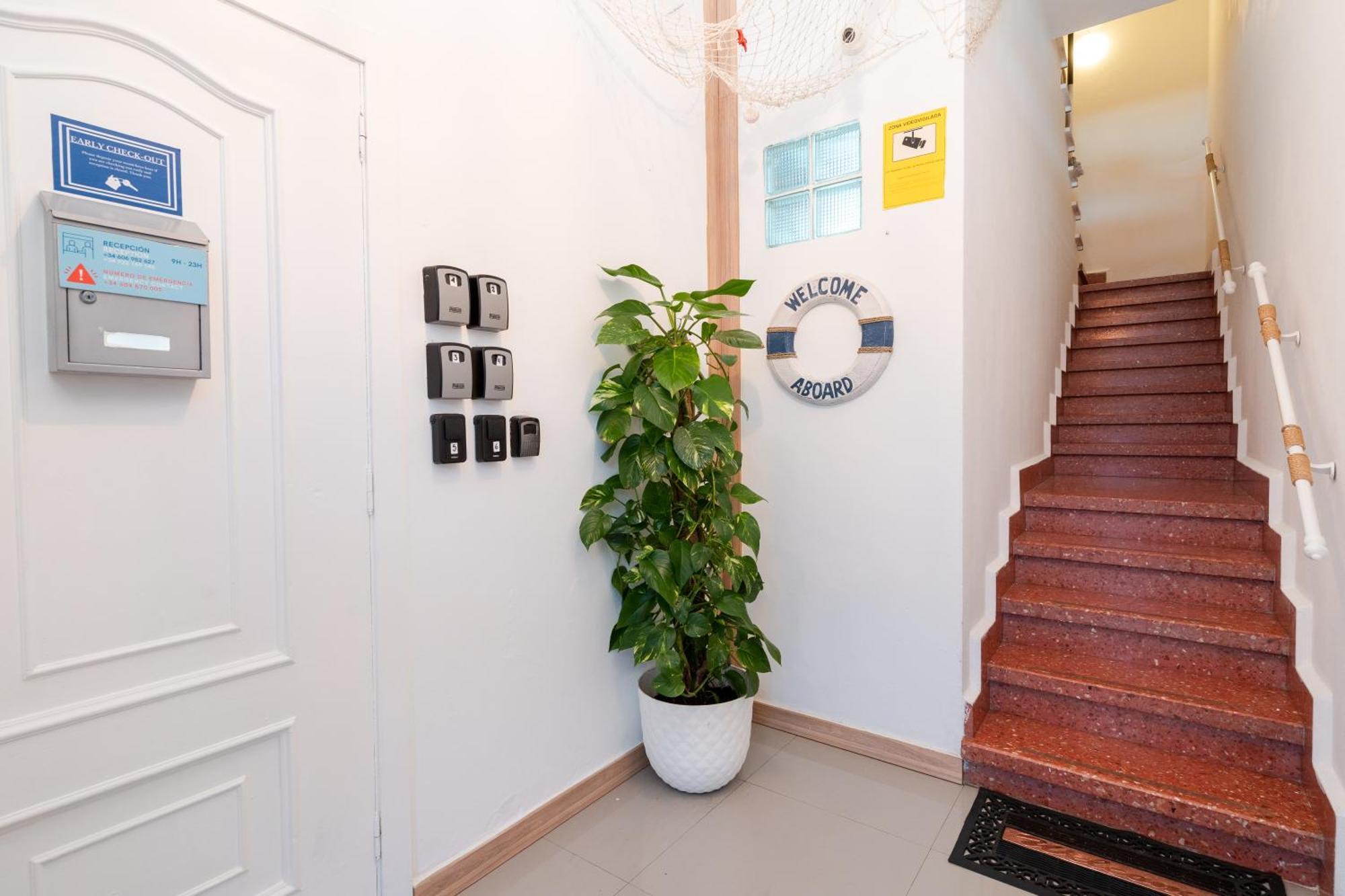 Hostel Neon Tenerife Гуаса Экстерьер фото